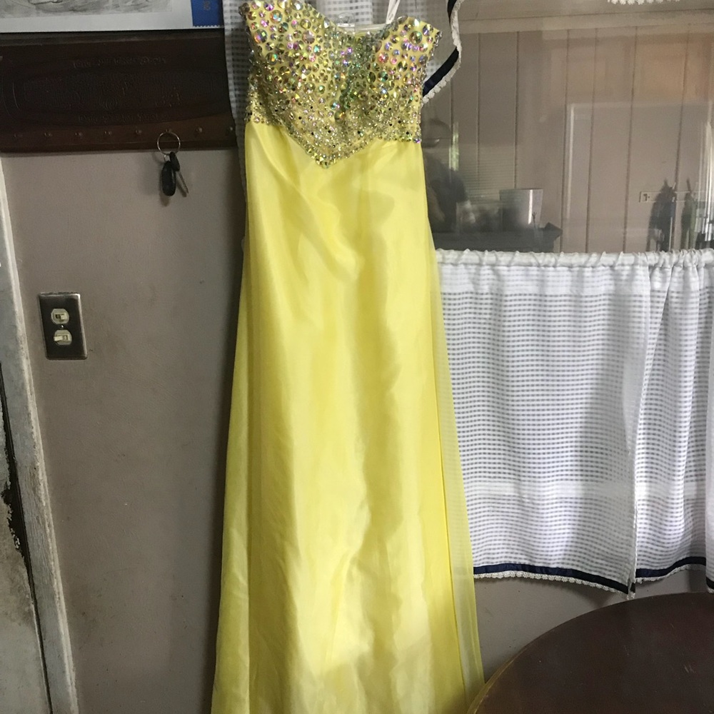 prom/pageant dress